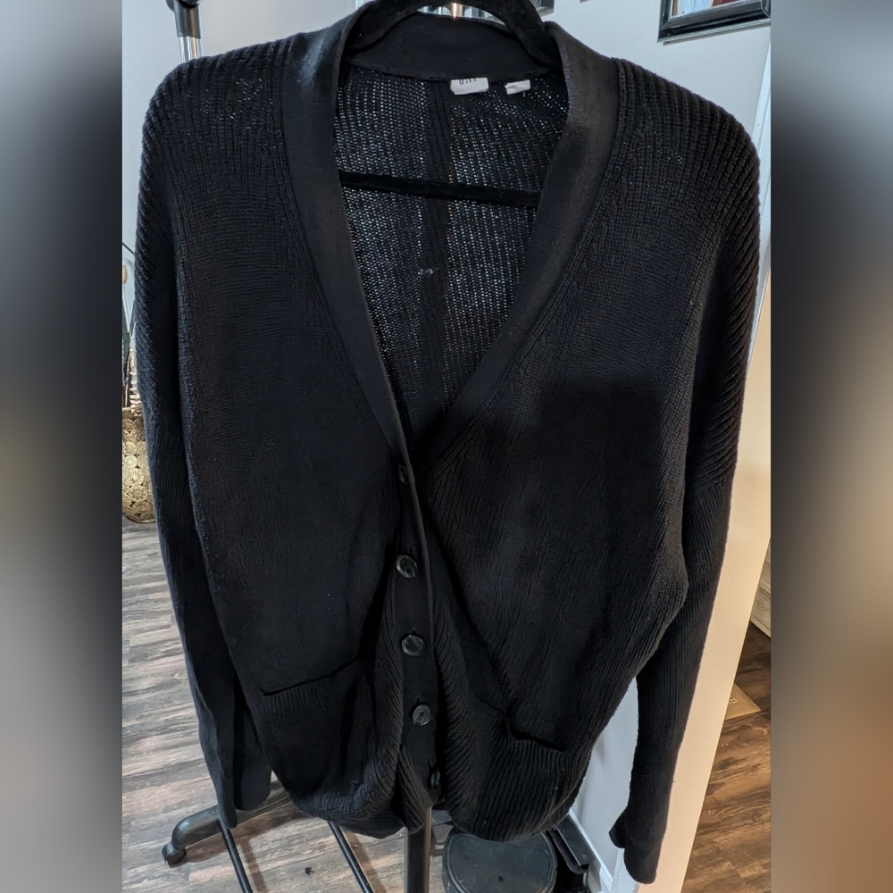GAP Classic Black Knit Cardigan
